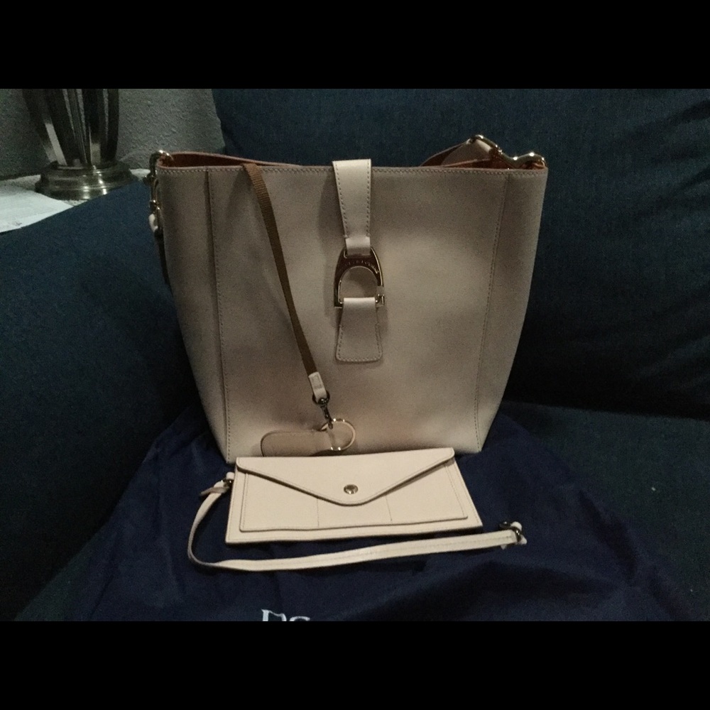 Dooney & Bourke handbag